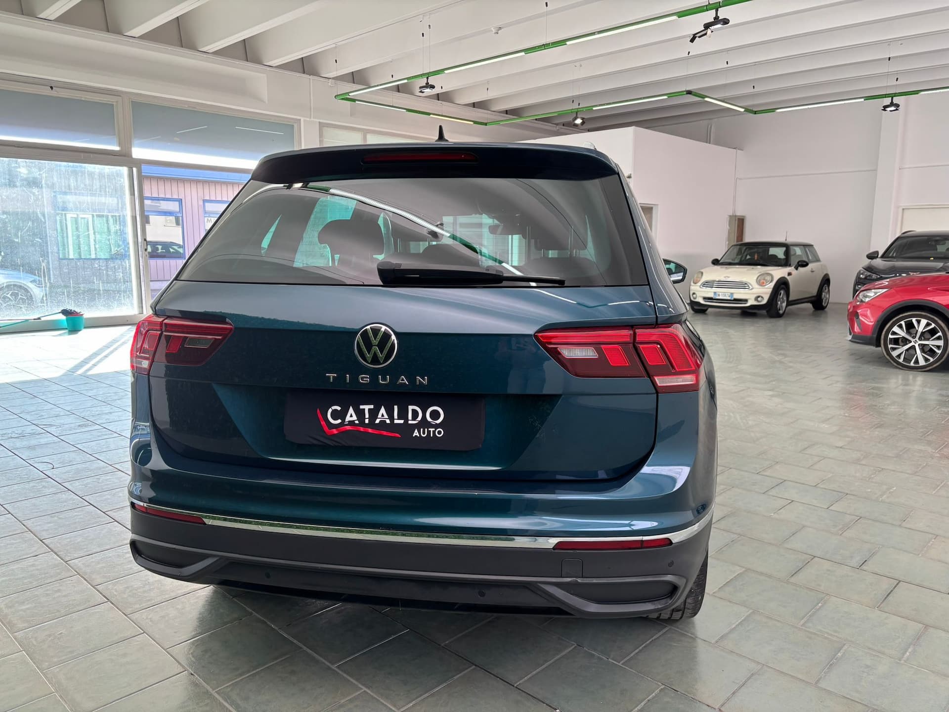 Volkswagen Tiguan II 2021 2.0 tdi Life 122cv - Image 5